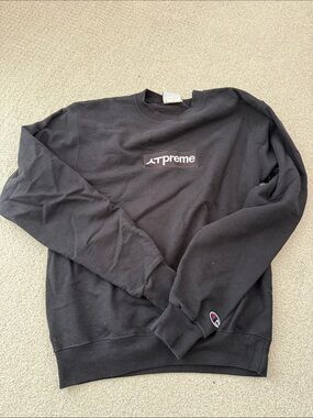 Champion Black Crewneck Sweatshirt with Center Logo